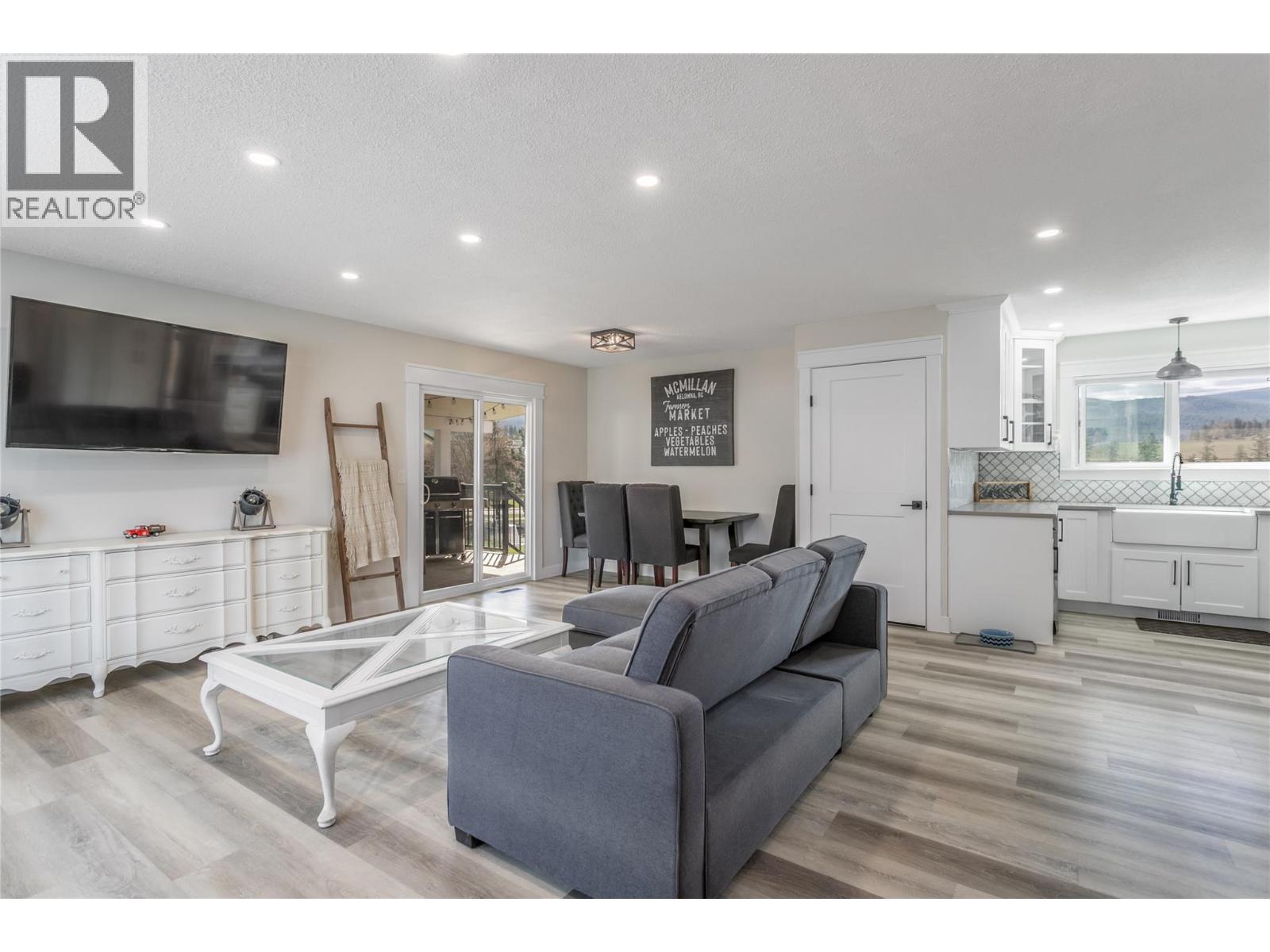Additional image 4 of 1559 Duncan Court, Kelowna, BC, V1P1L2
