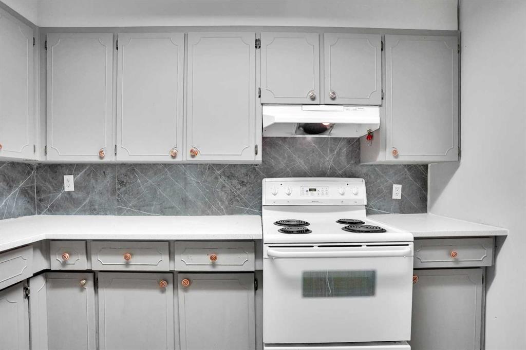 Additional image 3 of 52 Pennsburg Way SE, Calgary, AB, T2A 2J5