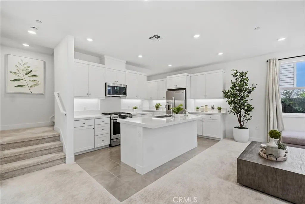 208 Yerba, Irvine, CA 92618 photo 3