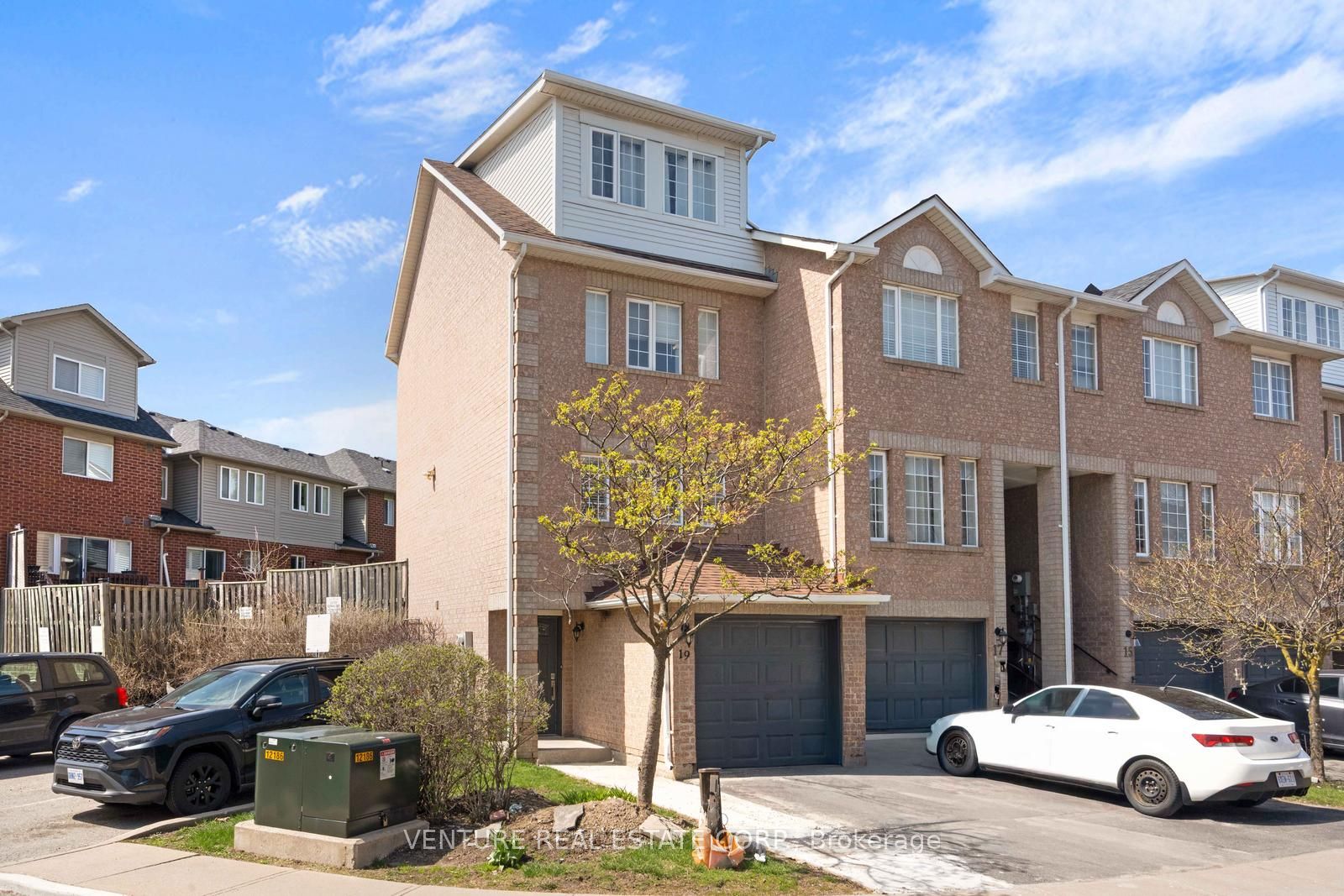 19 Spadina Road, Brampton, ON, L6X 4X6 photo 2