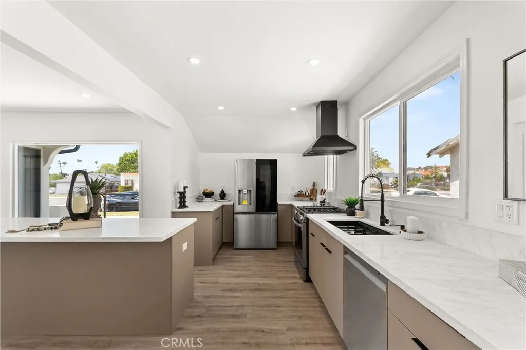 Additional image 56 of 6014 Alviso Ave, Los Angeles, CA 90043