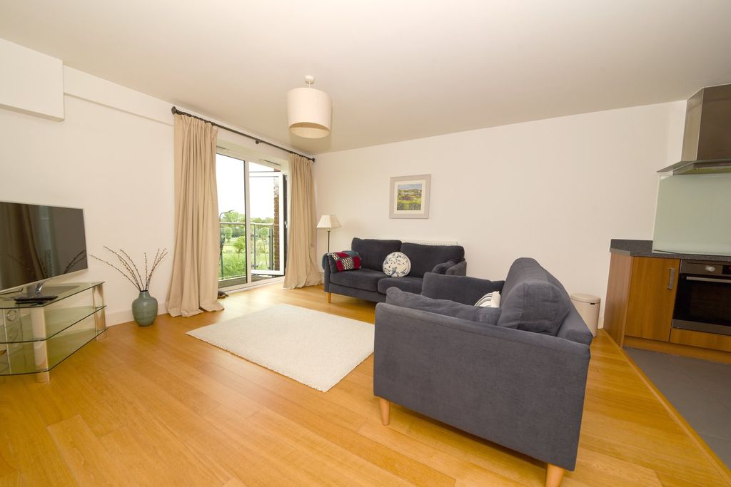 Additional image 3 of 2 bed flat for salePark Way, Newbury RG14