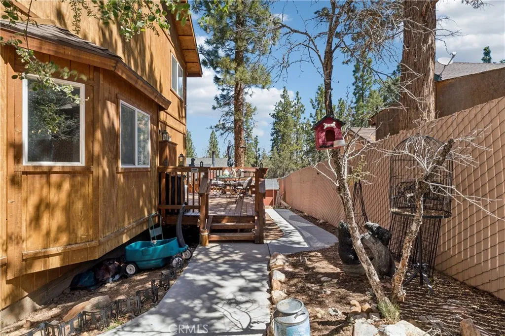 Additional image 33 of 879 Spruce Lane, Sugarloaf, CA 92386