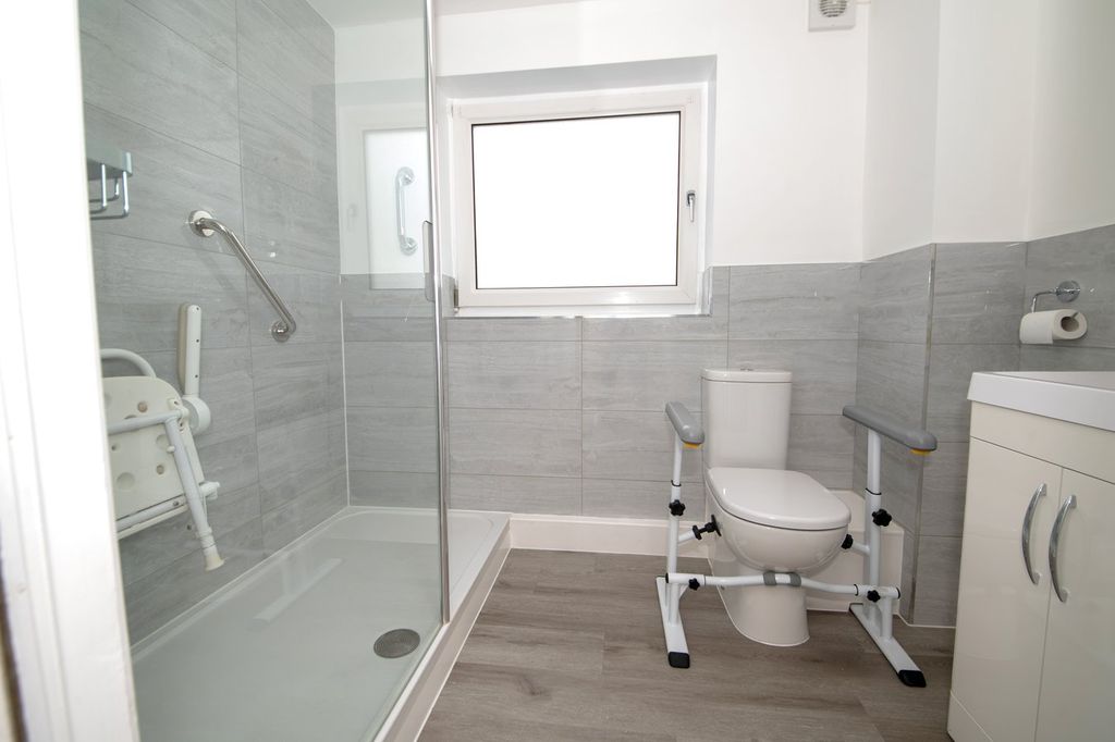 Additional image 8 of 2 bed flat for saleLink Road, Newbury RG14