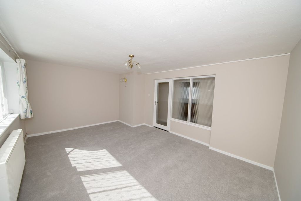 Additional image 4 of 2 bed flat for saleLink Road, Newbury RG14
