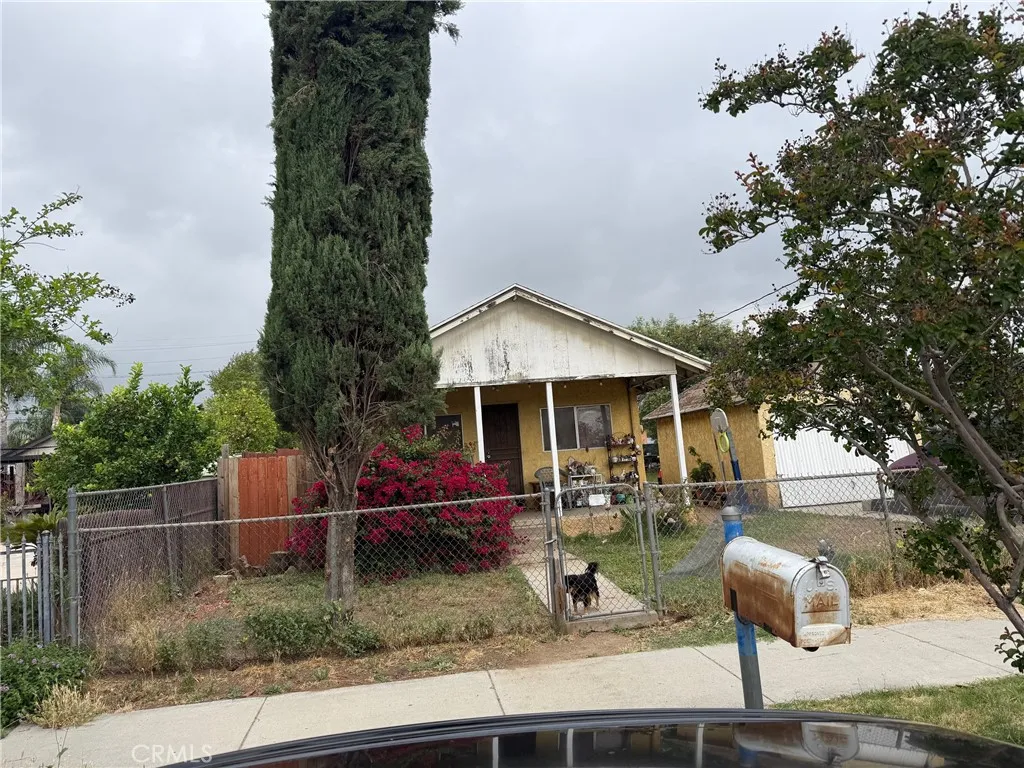 529 W N St, Colton, CA 92324