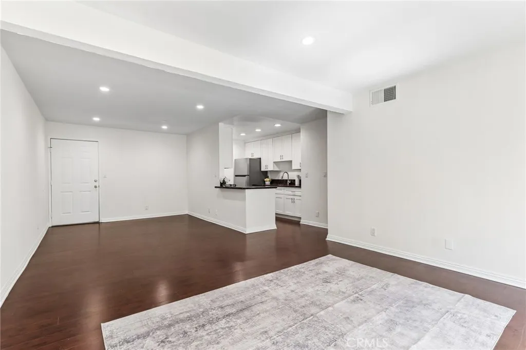 Additional image 2 of 10636 Woodley Ave Unit 43, Granada Hills, CA 91344