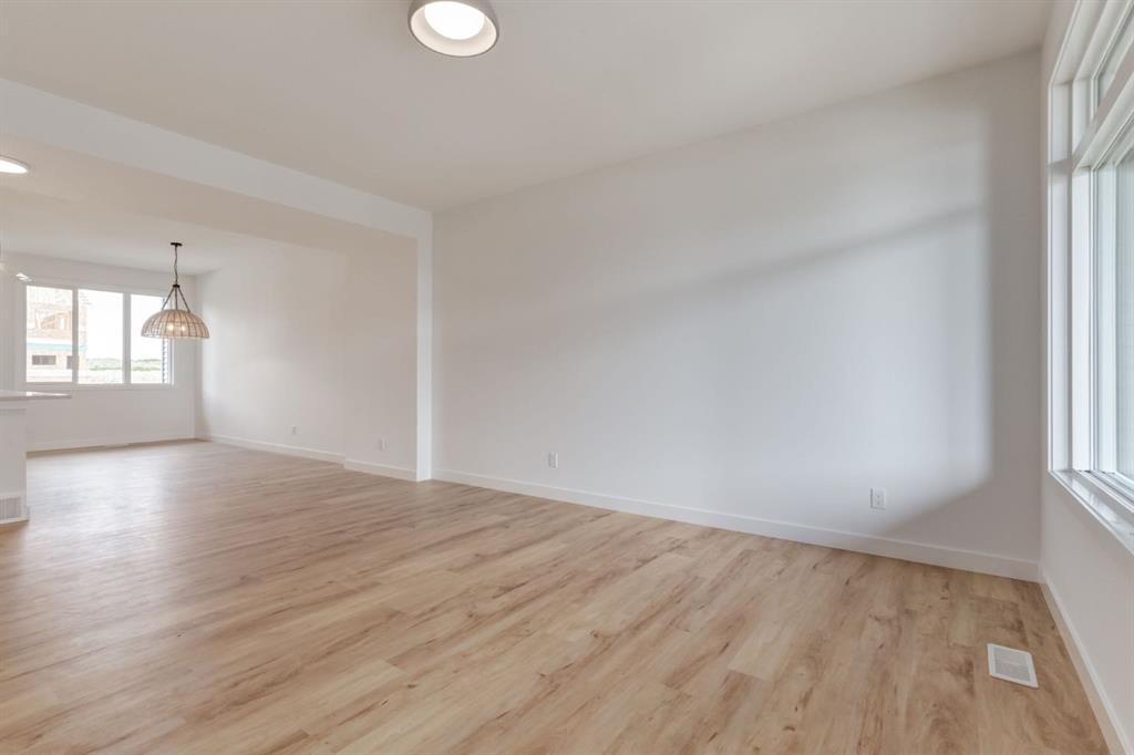 Additional image 3 of 235 Sora Boulevard SE, Calgary, AB, T3S 0M1