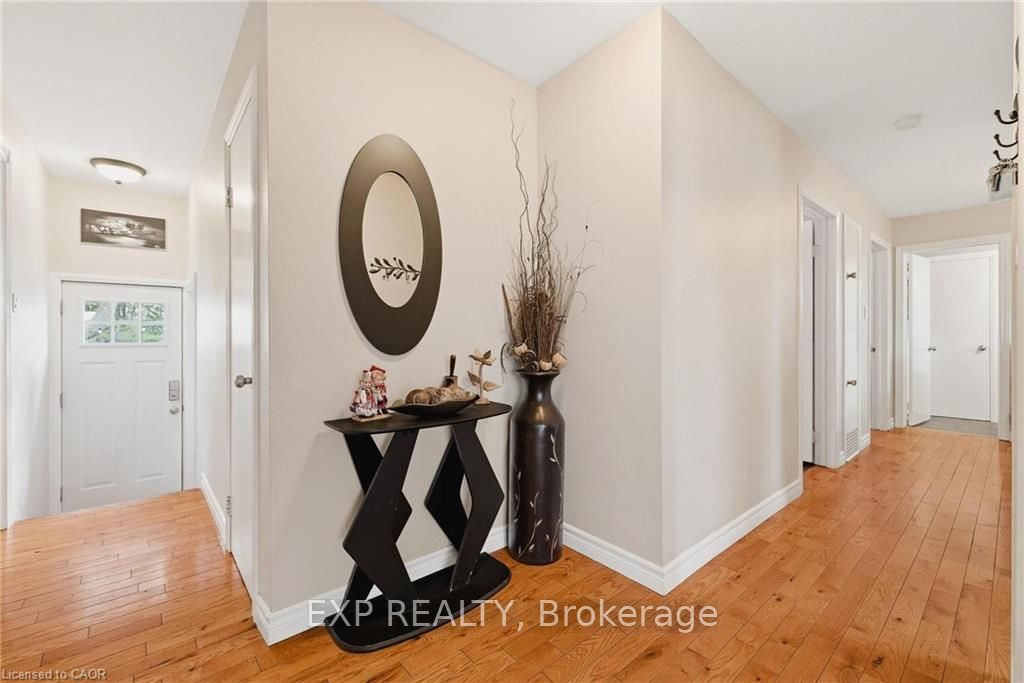 120 Elgin Crescent, Waterloo, ON, N2J 2S4 photo 3