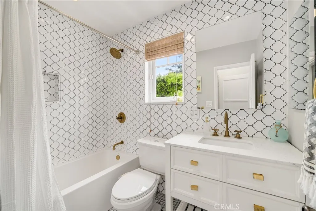 Additional image 19 of 5130 W 20th St, Los Angeles, CA 90016