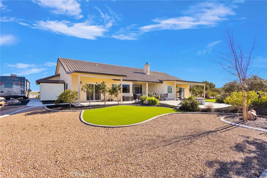 Additional image 112 of 8140 Heartland Cir, Oak Hills, CA 92344