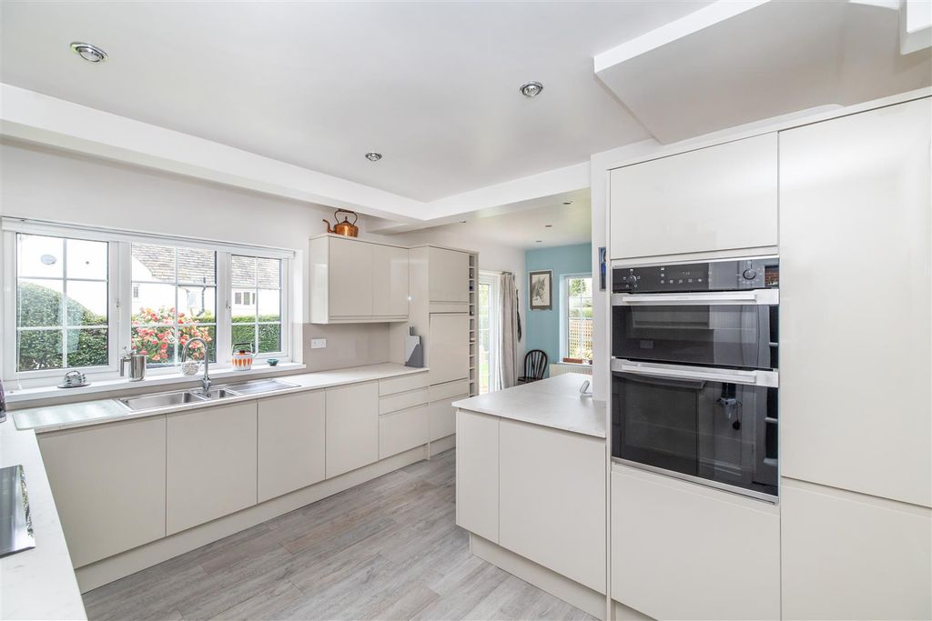 Additional image 4 of 4 bed detached house for saleWoodland Park, Oulton, Leeds LS26