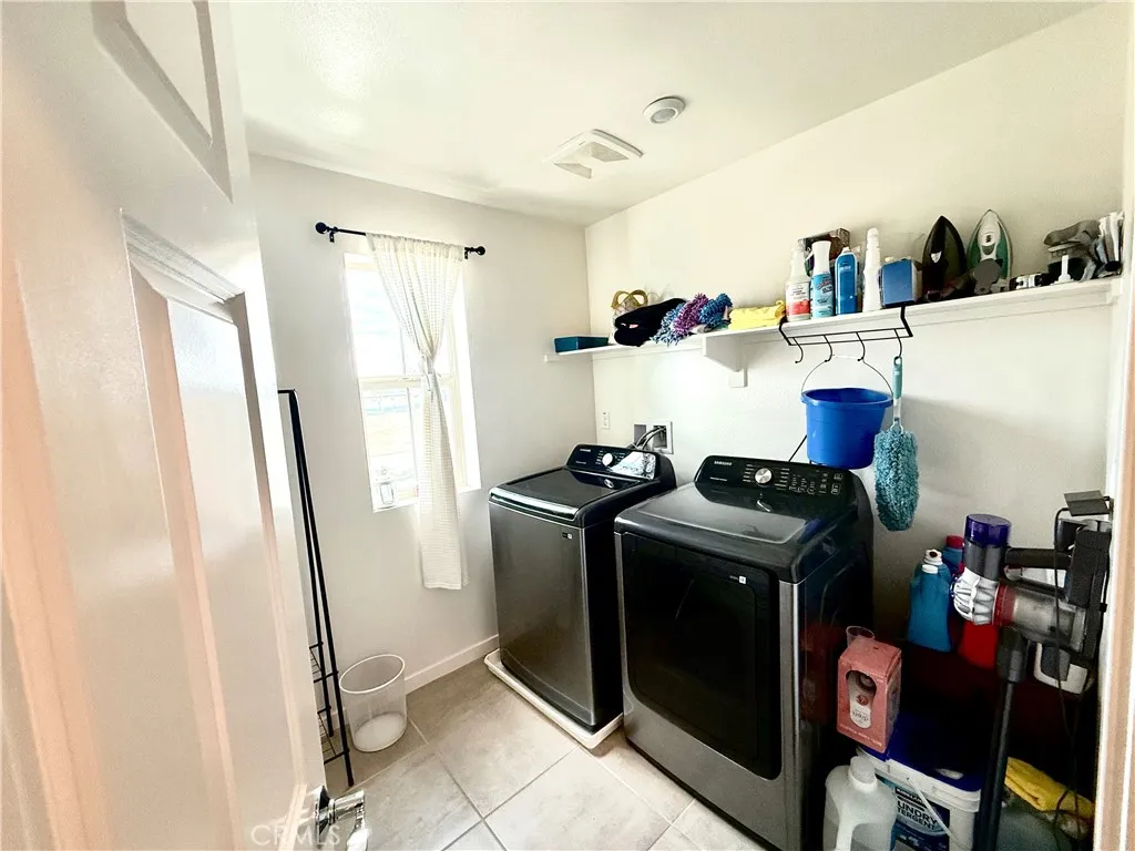 Additional image 6 of 979 W Clover Ave, Rialto, CA 92376