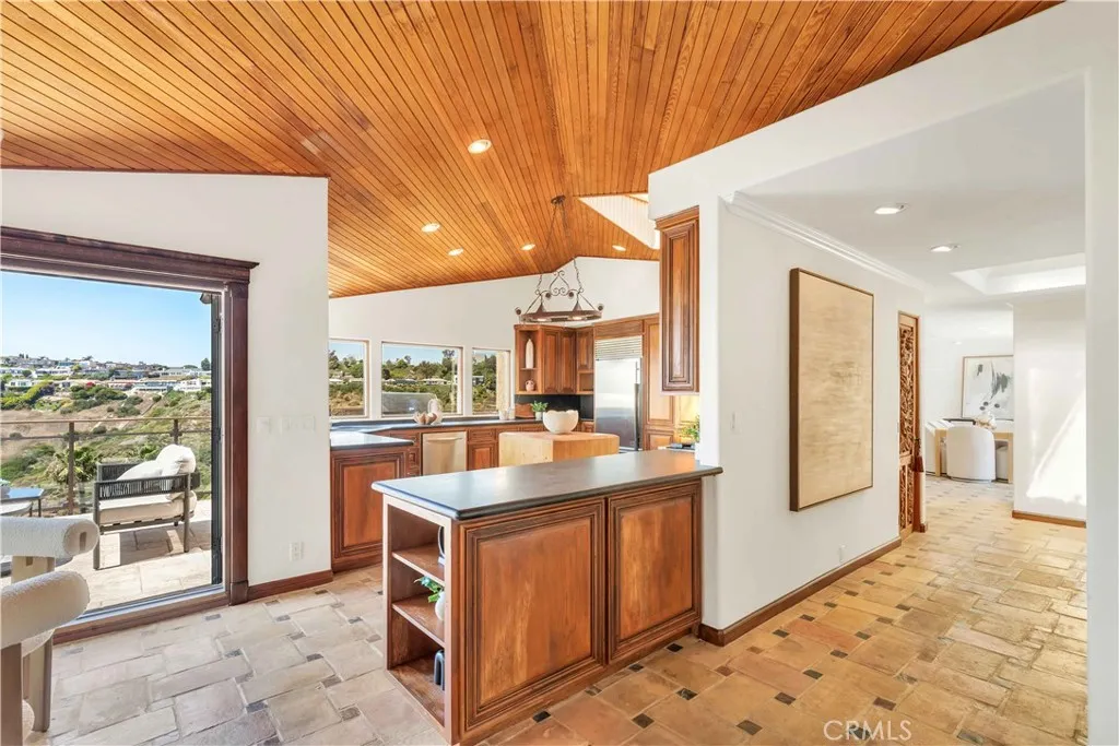 Additional image 50 of 1992 San Remo Dr, Laguna Beach, CA 92651