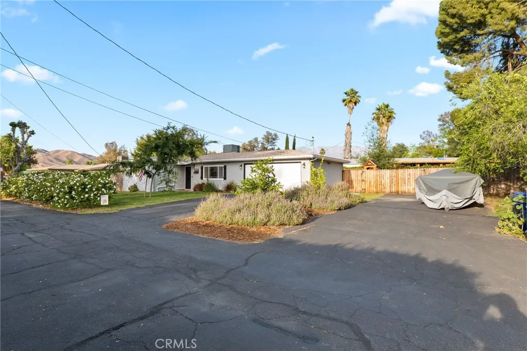 12839 10th St, Yucaipa, CA 92399 photo 4
