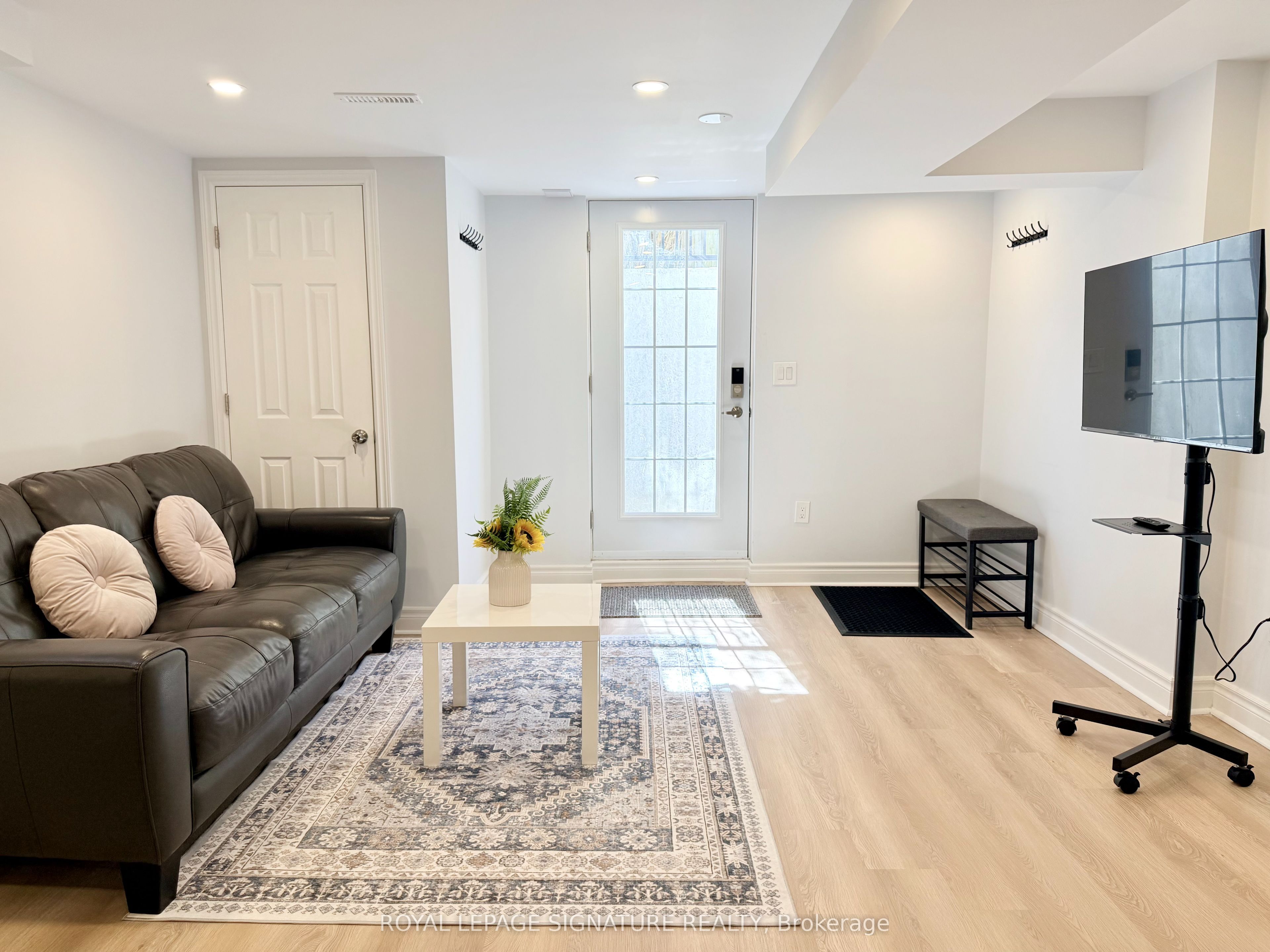 Additional image 4 of Room 1-450 Abington Avenue, Mississauga, ON, L5A 1L7