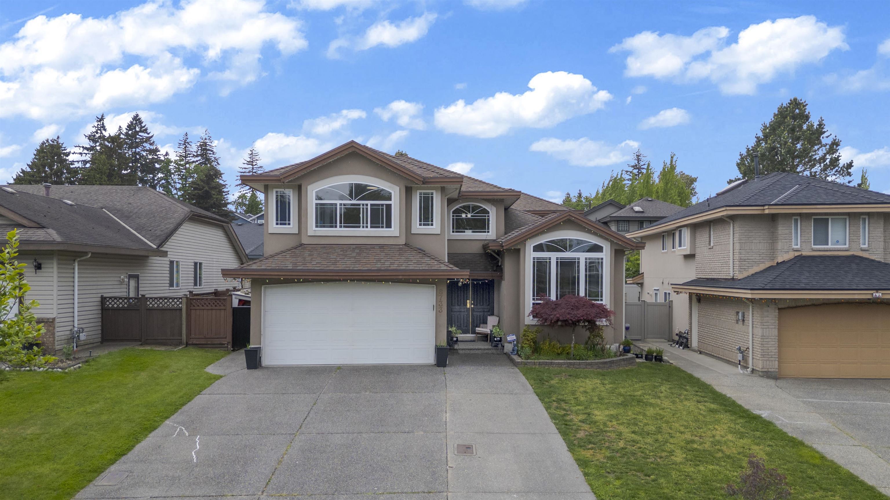 8733 162a Street, Surrey, BC, V4N 1B7