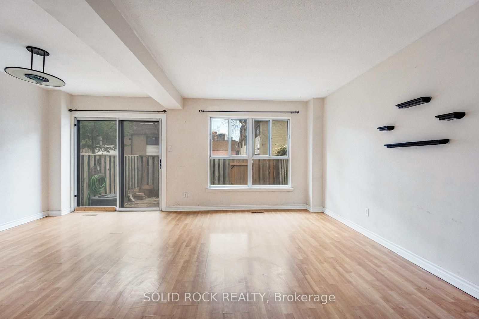 Additional image 6 of 332-332 Fleetwood Crescent, Brampton, ON, L6T 2E7
