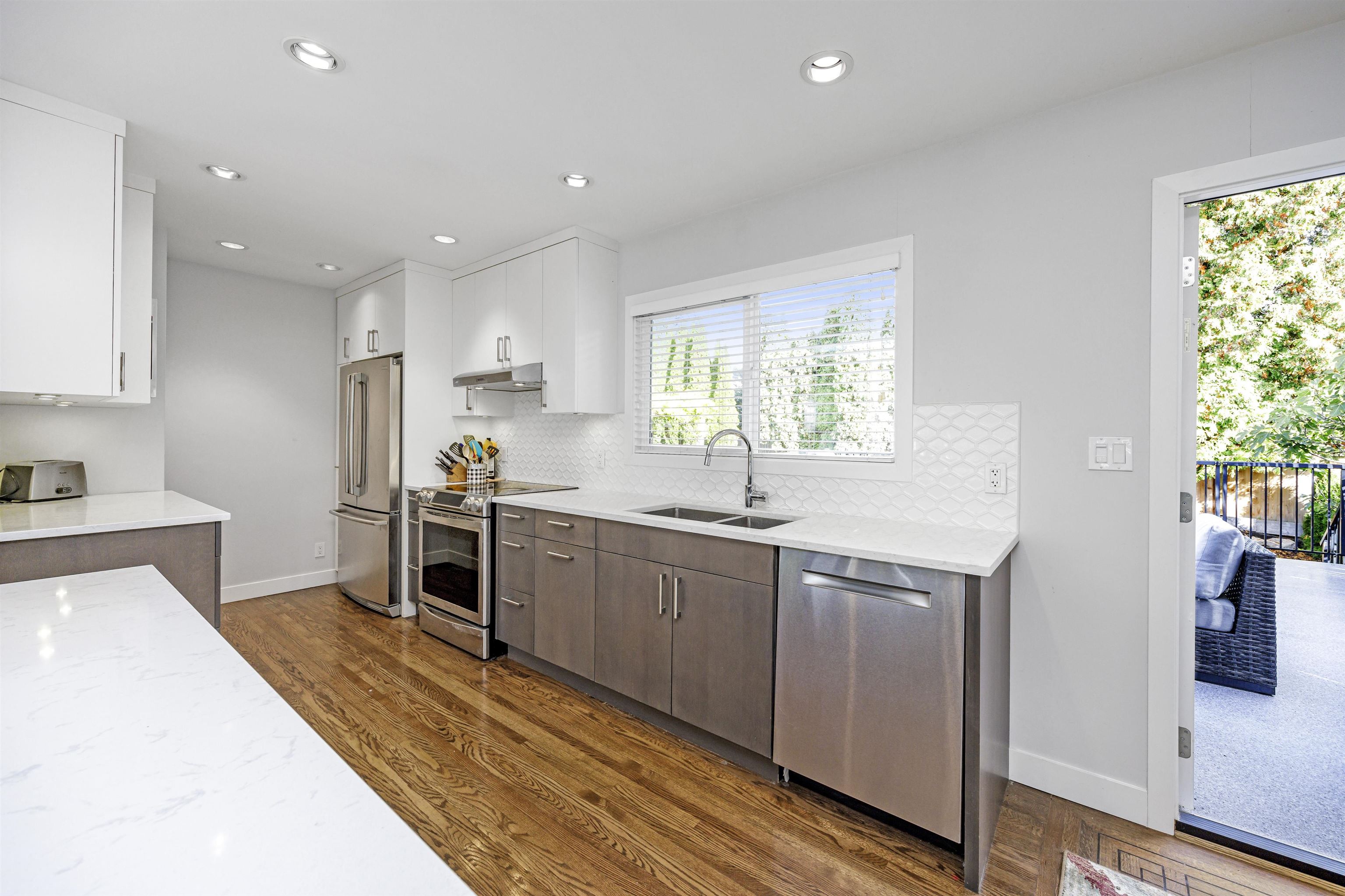 Additional image 4 of 1388 20th Street E, North Vancouver, BC, V7J 1M6