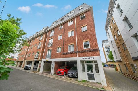 Vectis Way, Cosham, Portsmouth, Hampshire PO6