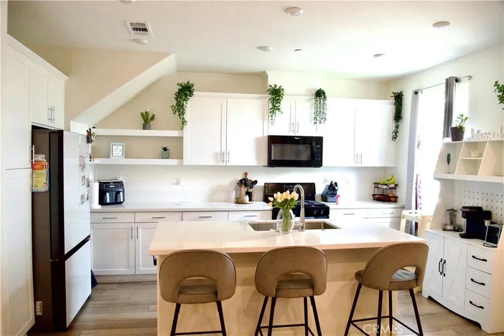 Additional image 20 of 979 W Clover Ave, Rialto, CA 92376