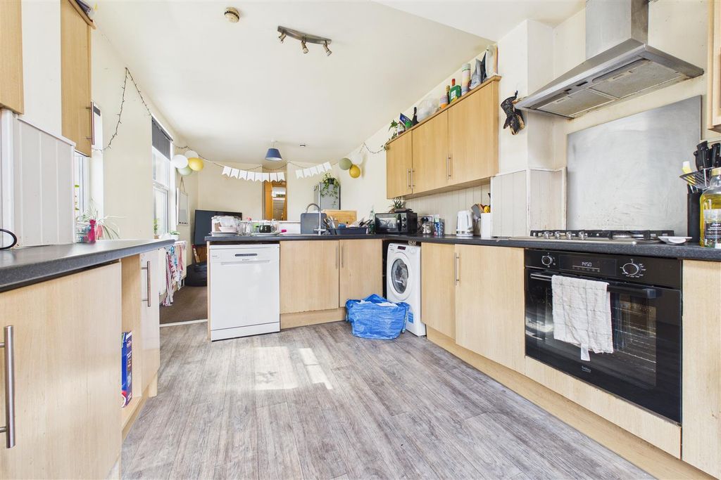 Additional image 11 of 7 bed terraced house for saleGloucester Road, Horfield, Bristol BS7