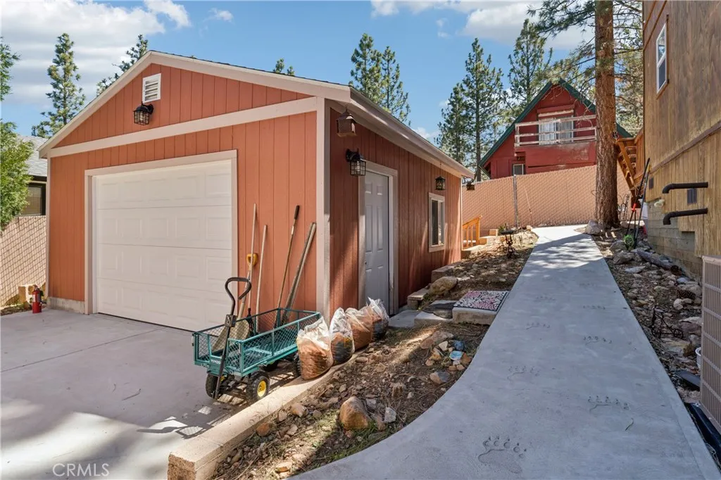 Additional image 43 of 879 Spruce Lane, Sugarloaf, CA 92386