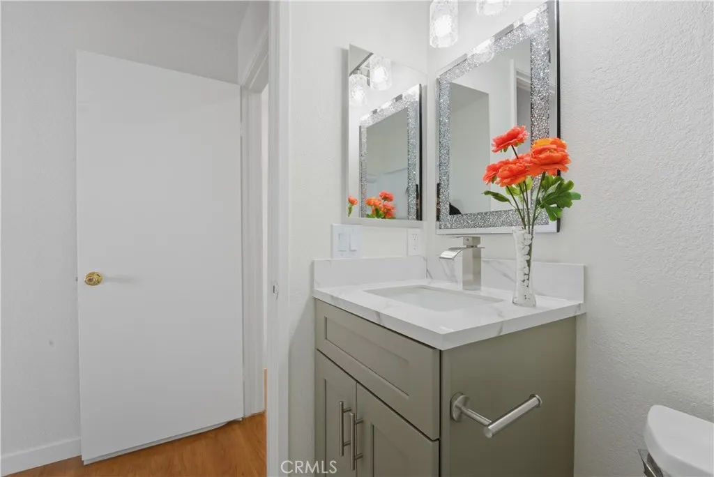 Additional image 27 of 403 S Newhope unit C St, Santa Ana, CA 92704