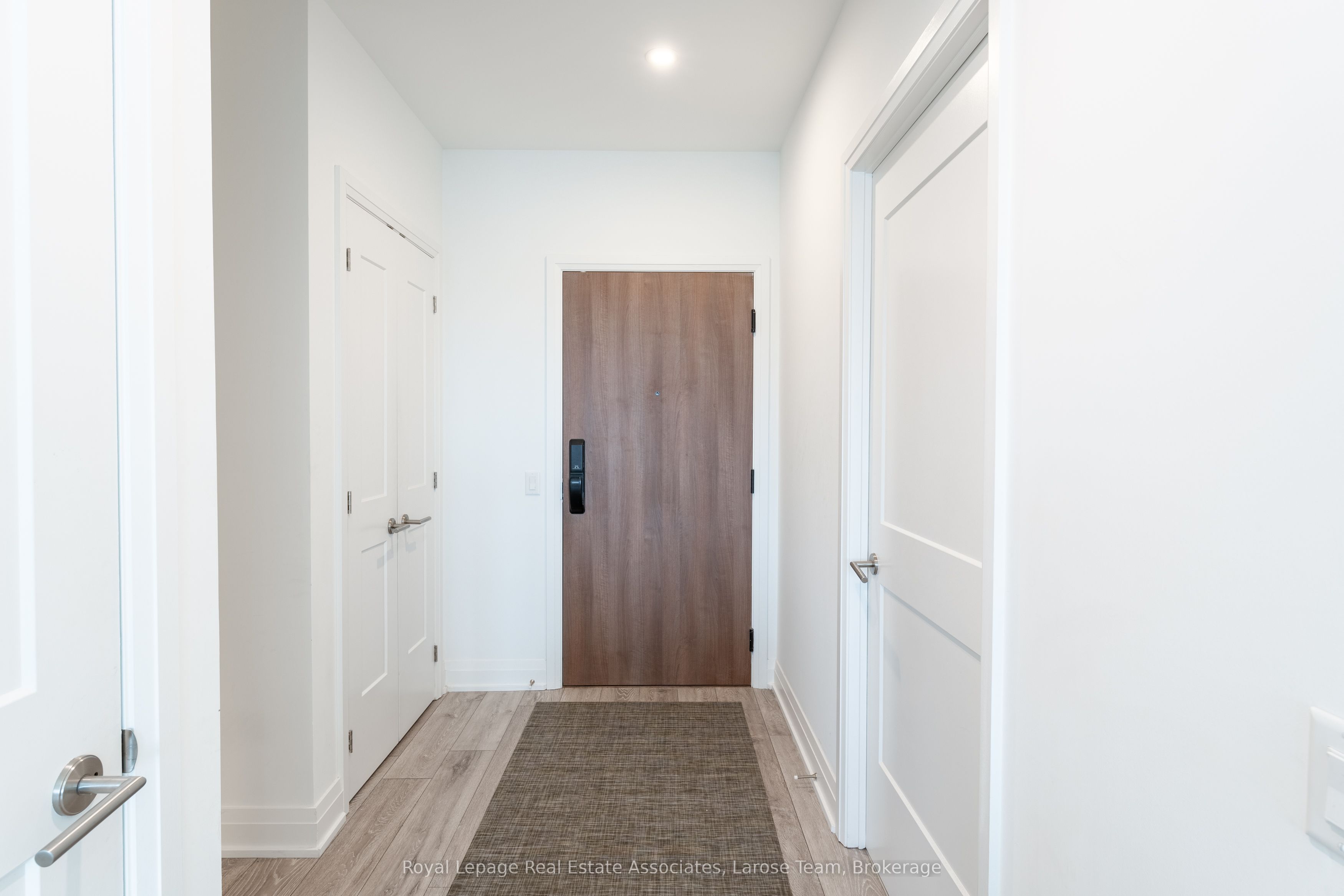 Additional image 2 of 1008-21 Park Street E, Mississauga, ON, L5G 1L7
