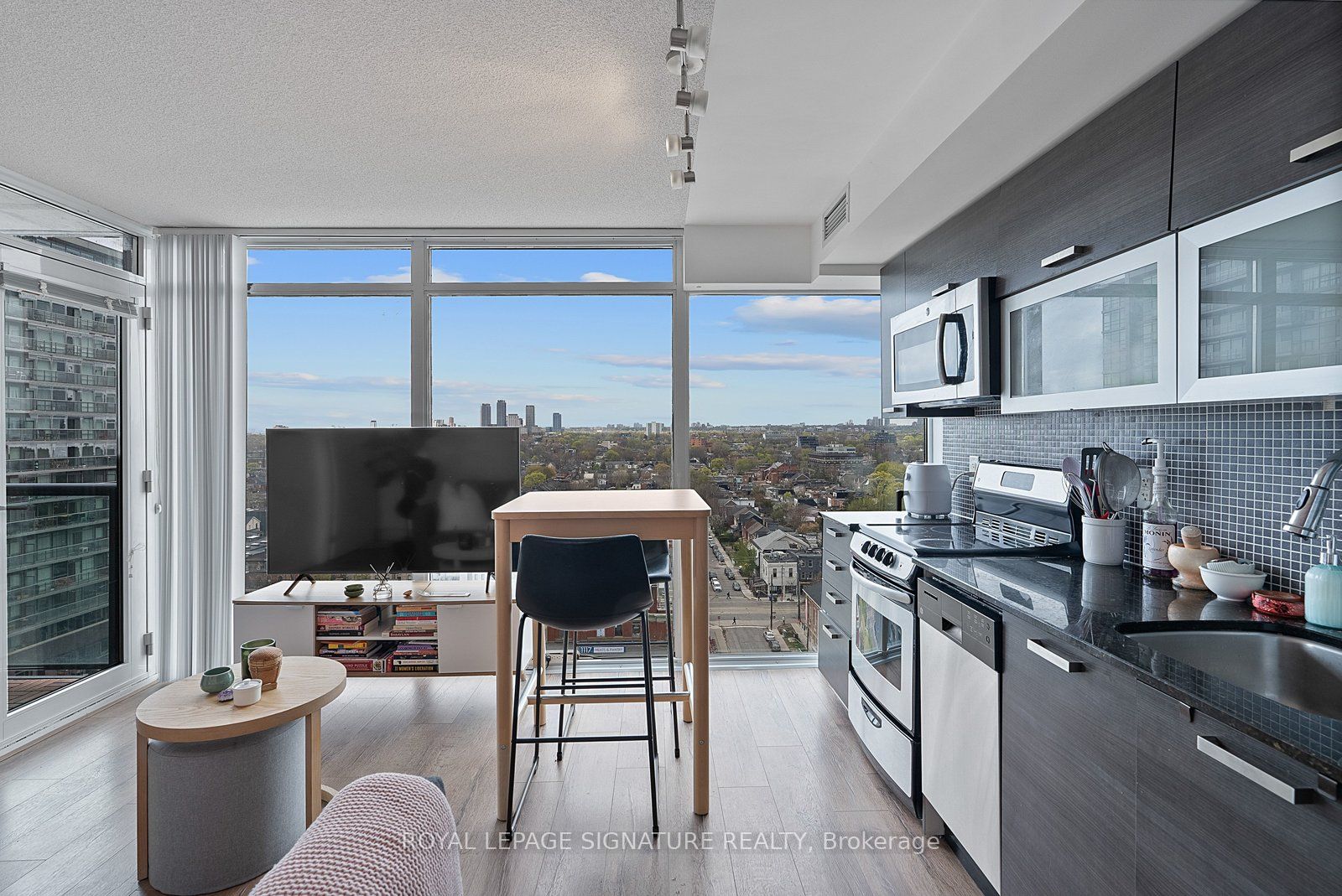 1722E-36 Lisgar Street, Toronto, ON, M6J 0C7