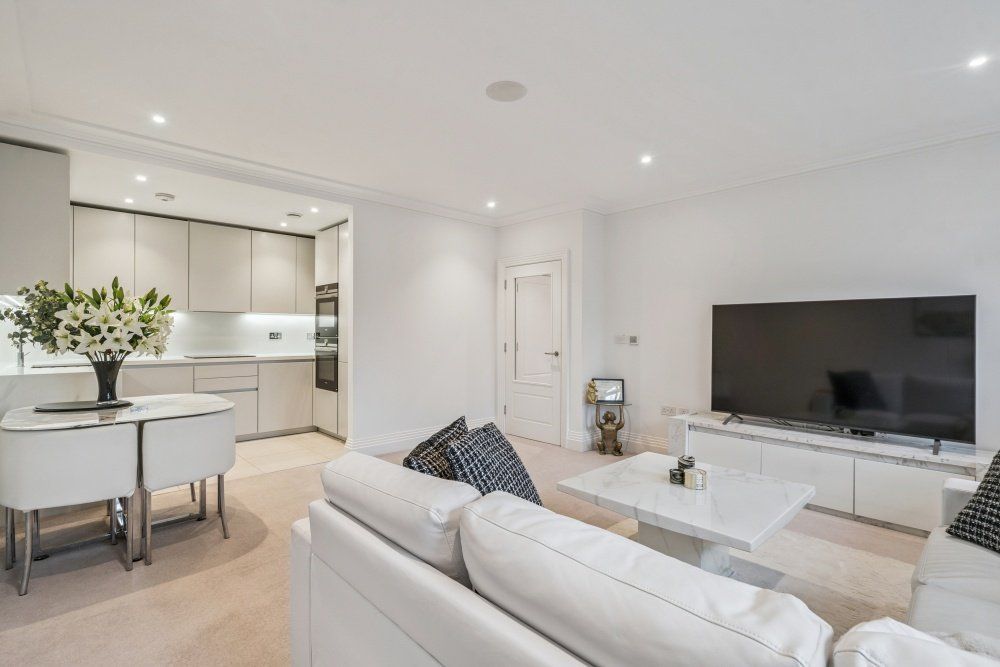 Additional image 2 of 2 bed flat for saleGlen Island, Taplow, Maidenhead, Buckinghamshire SL6