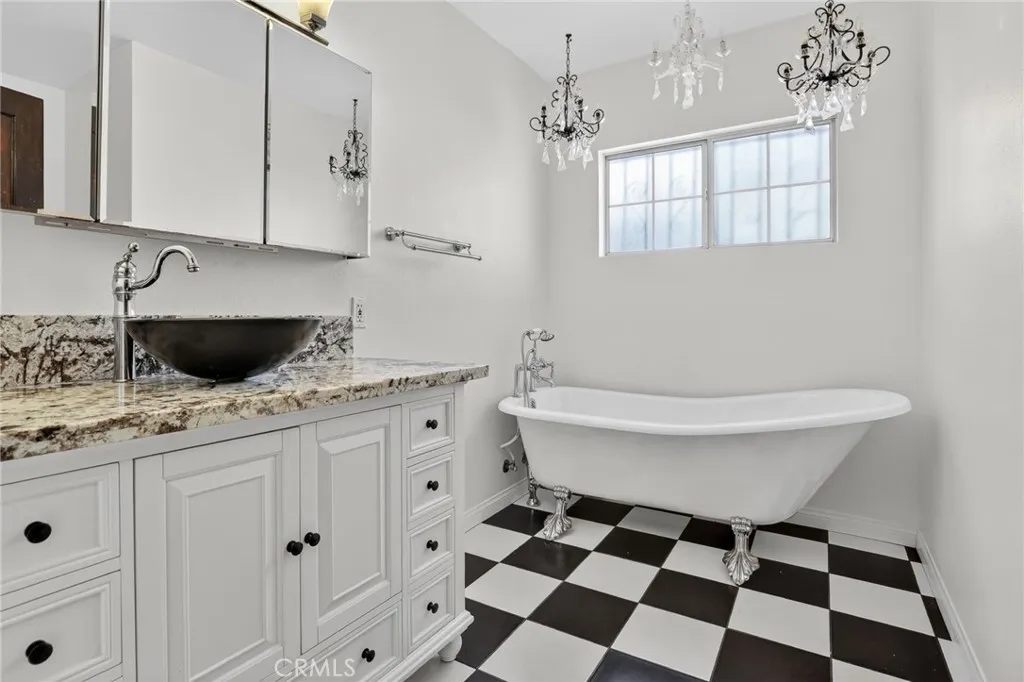 Additional image 17 of 7607 8th Avenue, Los Angeles, CA 90043