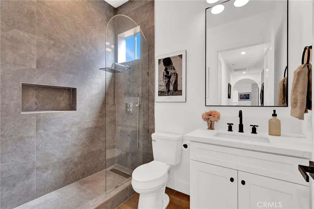 Additional image 55 of 4830 Elmwood Avenue Unit 302, Los Angeles, CA 90004