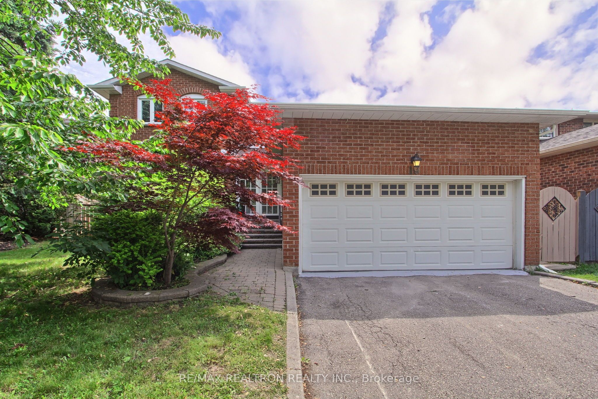 19 Crystal Drive N, Richmond Hill, ON, L4C 7Z4