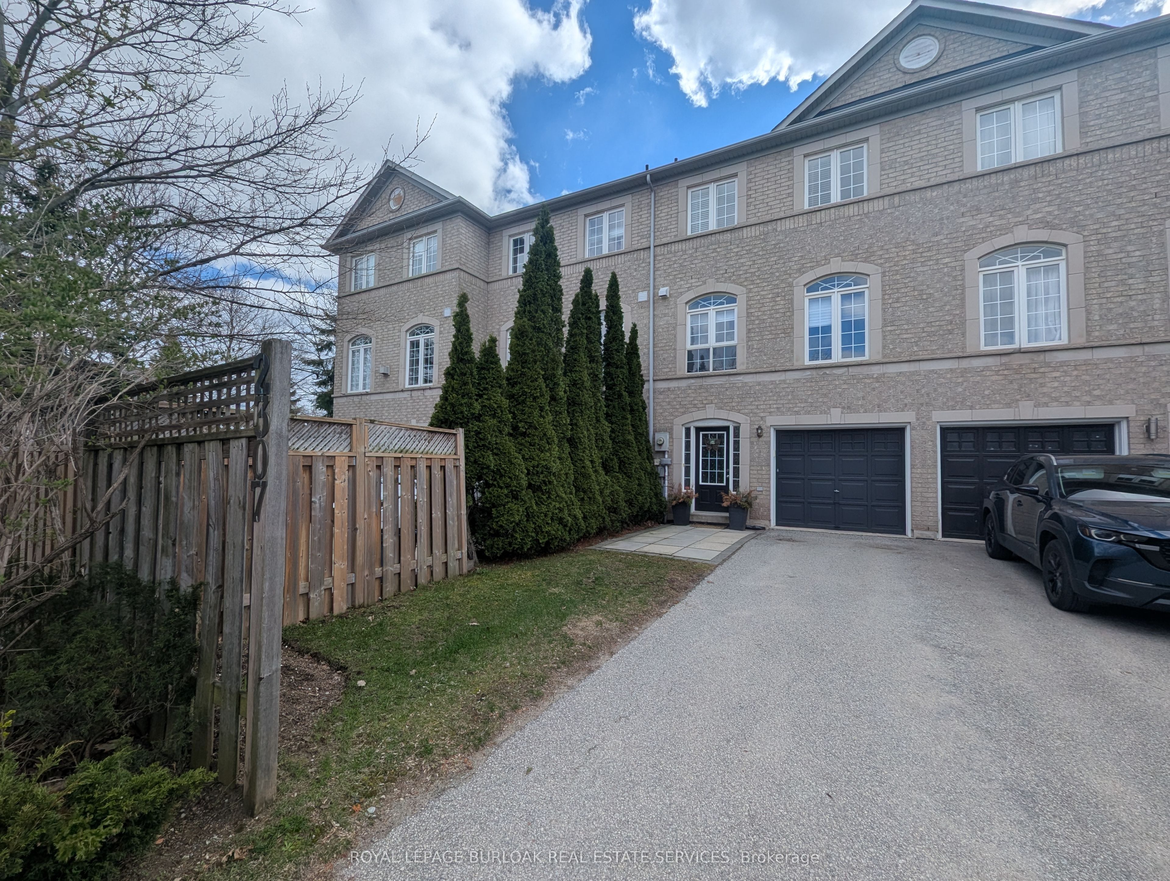 2307 Sutton Drive, Burlington, ON, L7L 6Z3 photo 2