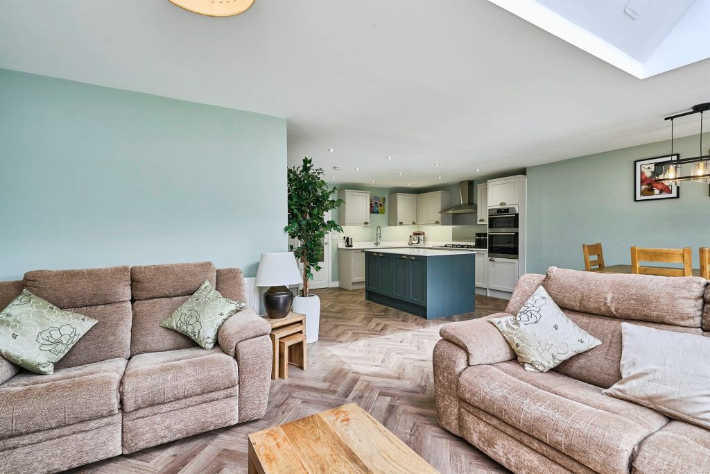 Additional image 2 of 4 bed detached house for saleBrookfield Way, Tipton DY4
