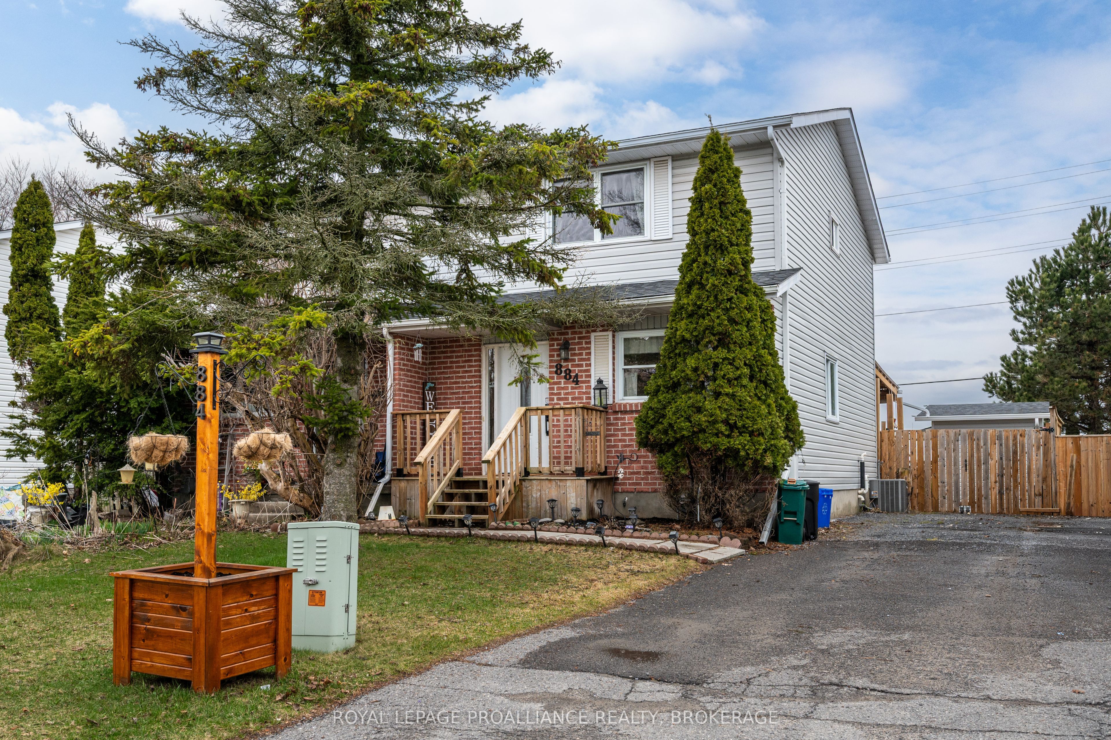 Additional image 2 of 884 Larchwood Crescent, Kingston, ON, K7P 2P7