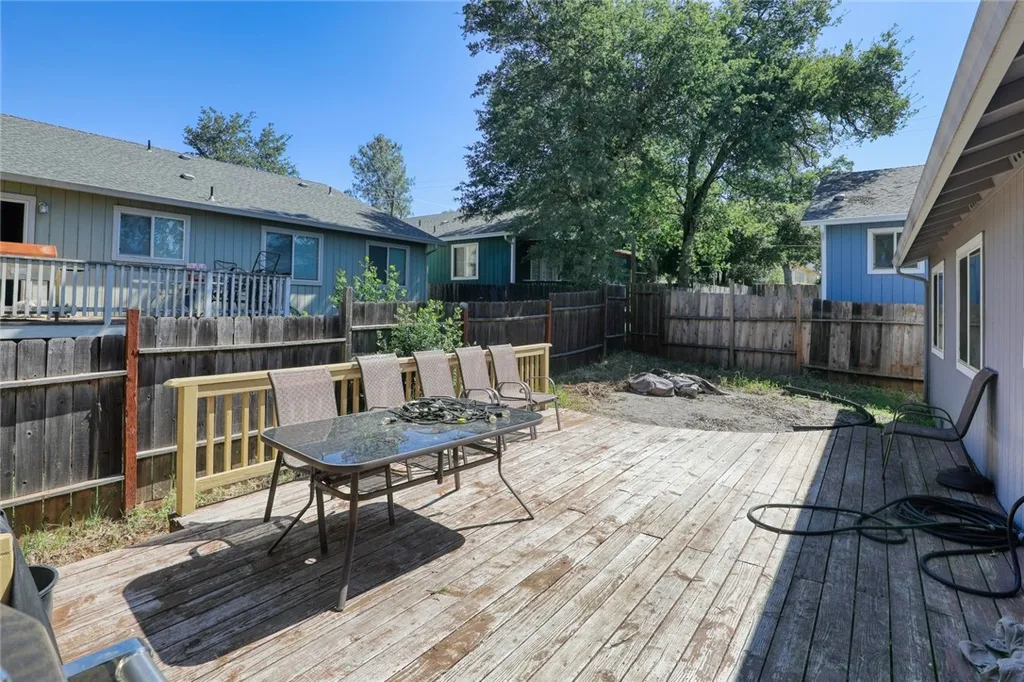 15776 33rd Ave, Clearlake, CA 95422