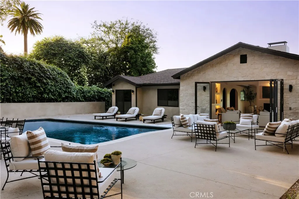 17930 Karen Drive, Encino, CA 91316 photo 3