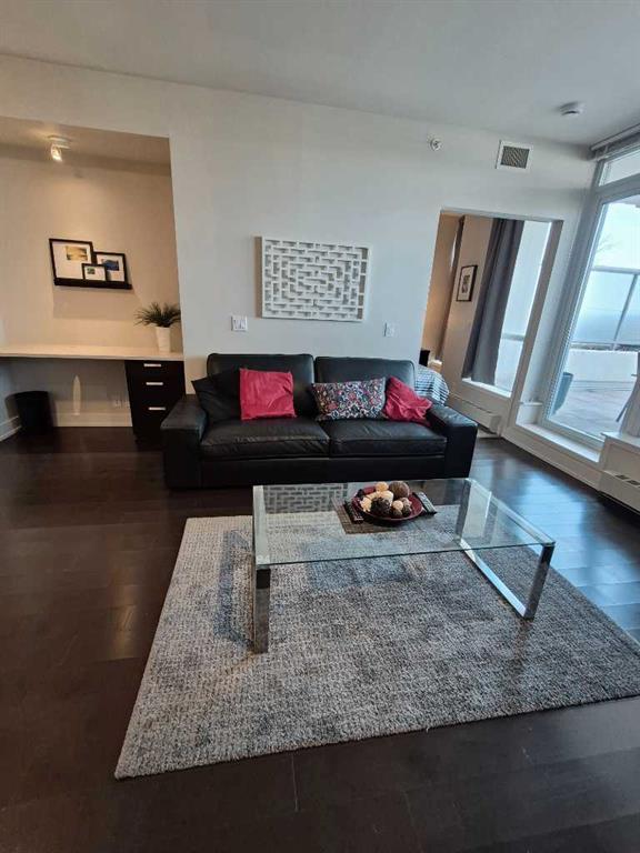 Additional image 3 of 722-222 Riverfront Avenue SW, Calgary, AB, T2P0X2