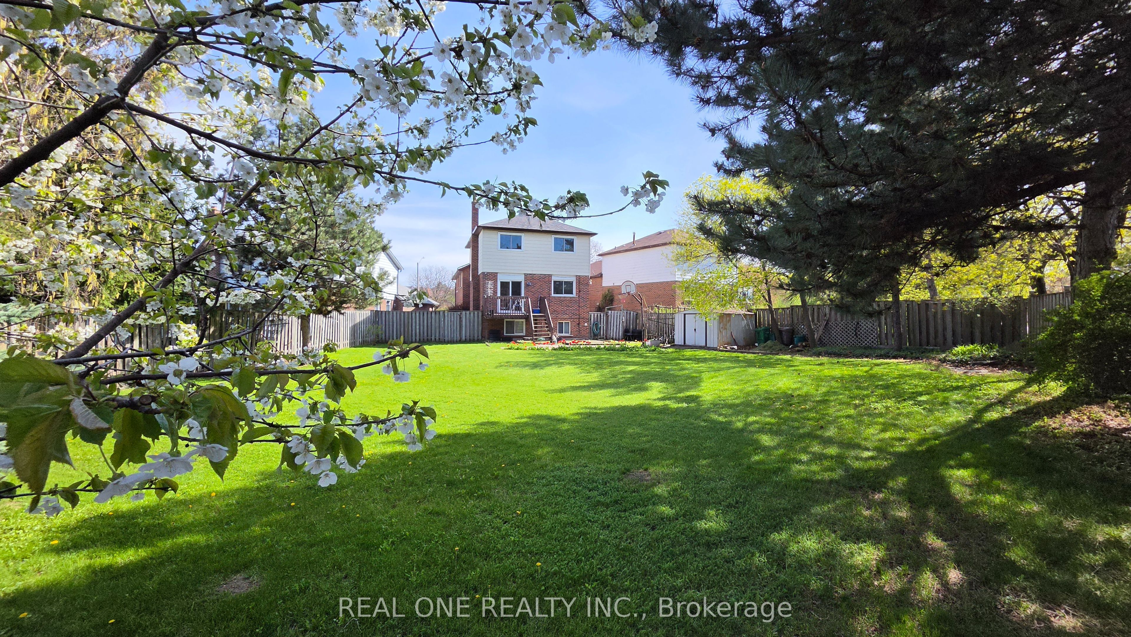 4157 Sandover Court, Mississauga, ON, L5C 3K8