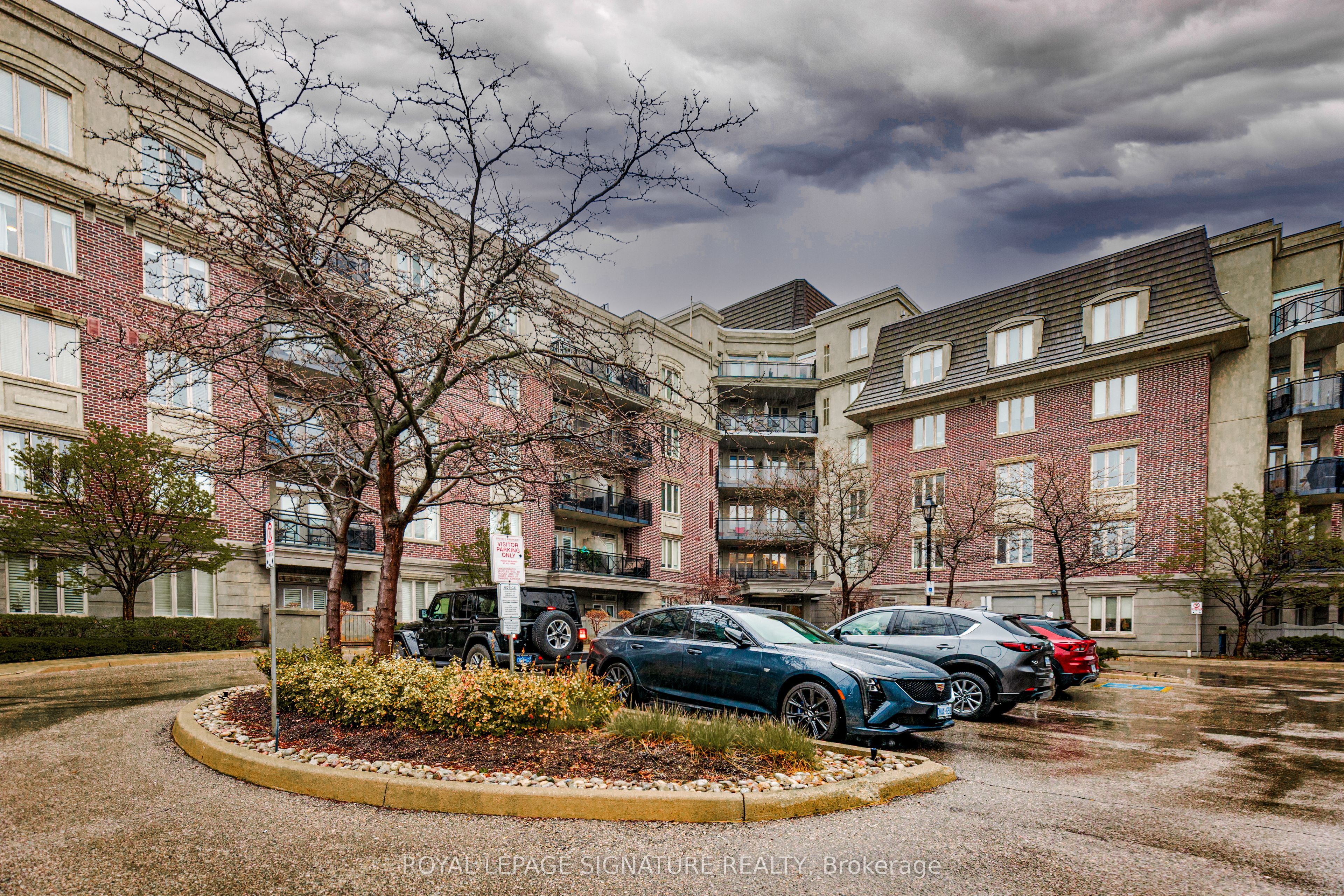109-245 Dalesford Road, Toronto, ON, M8Y 4H7