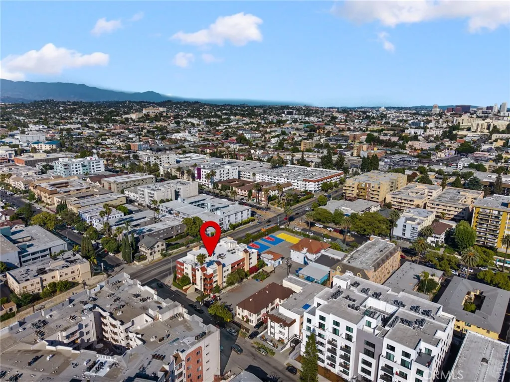 Additional image 102 of 300 S Reno Street Unit 303, Los Angeles, CA 90057