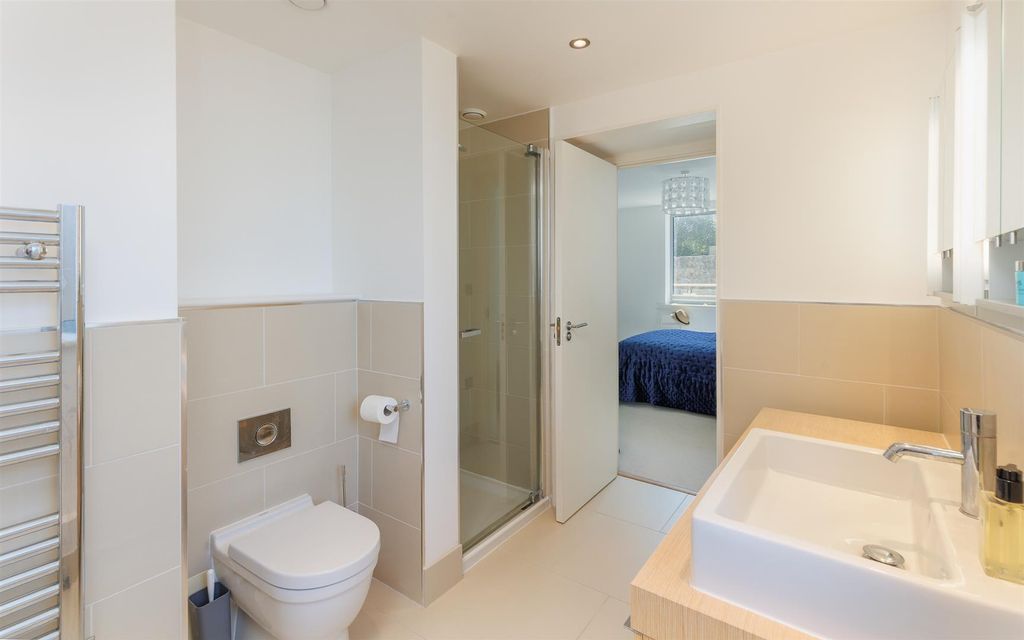 Additional image 16 of 3 bed flat for saleCowes, Isle Of Wight PO31