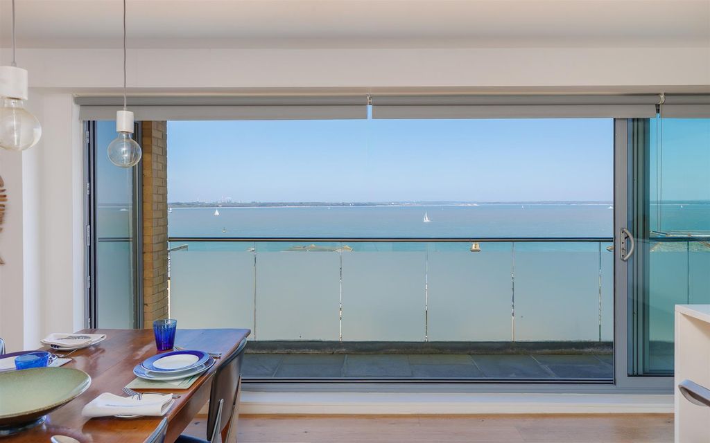 Additional image 12 of 3 bed flat for saleCowes, Isle Of Wight PO31