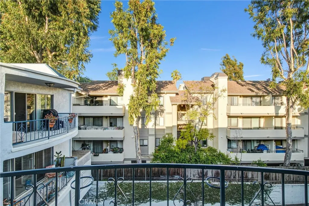 Additional image 71 of 972 E California Blvd Unit 304, Pasadena, CA 91106