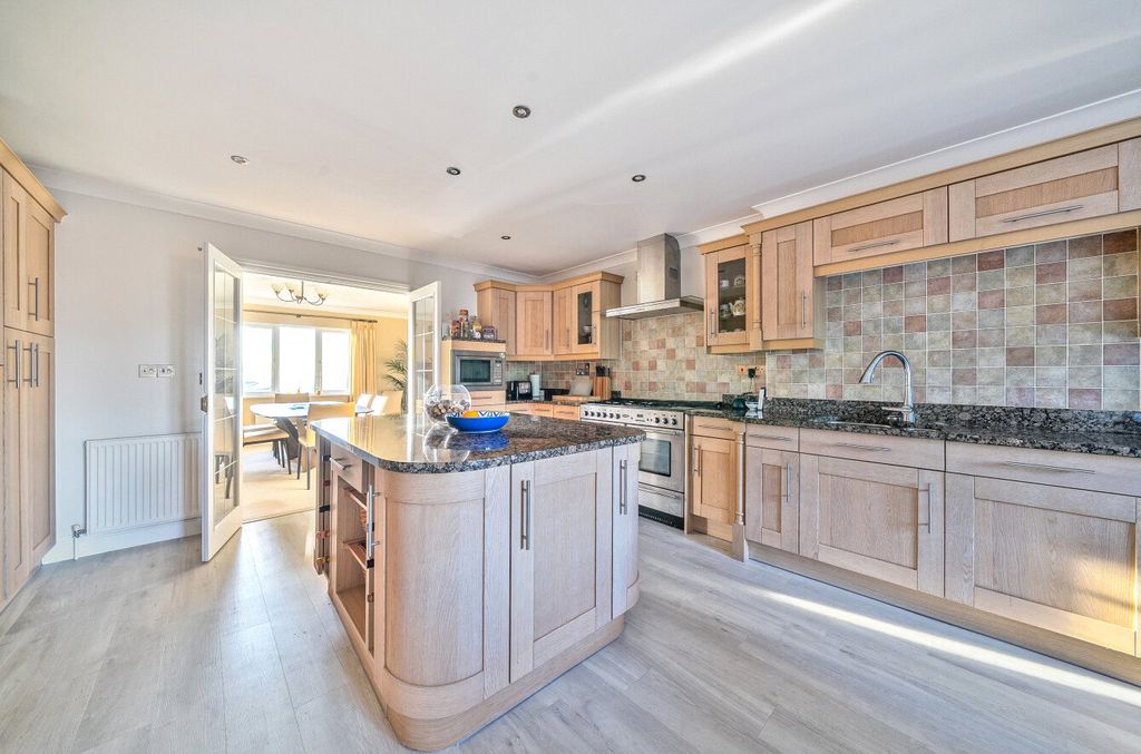 Additional image 4 of 4 bed flat for saleDouglas Avenue, Exmouth EX8