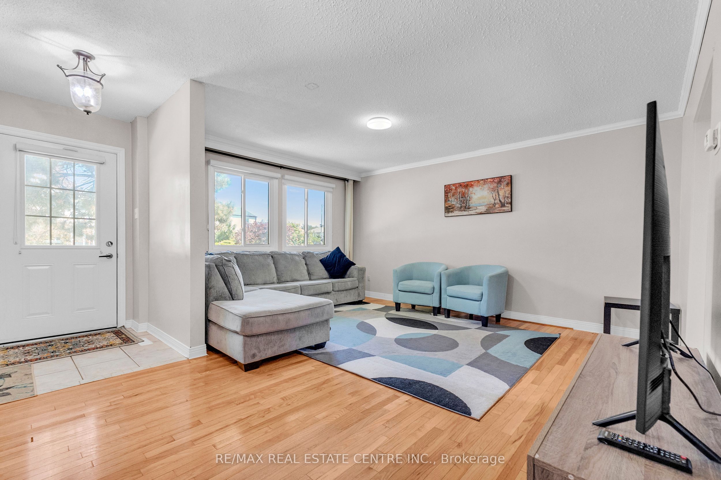 102-105 Hansen Road N, Brampton, ON, L6V 3C9 photo 4