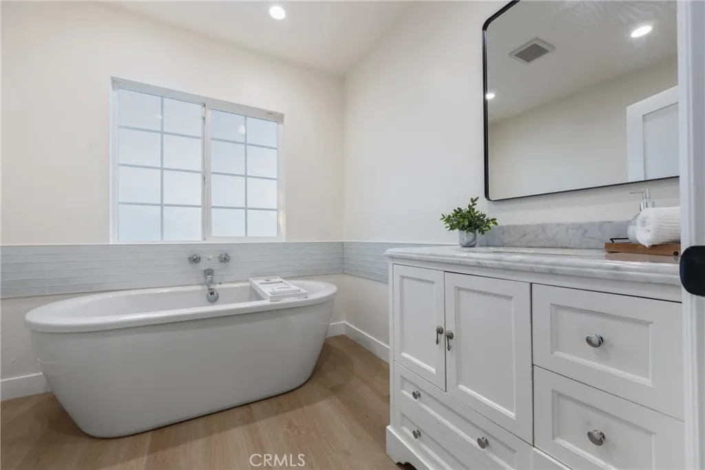 Additional image 43 of 5612 S Rimpau Blvd, Los Angeles, CA 90043