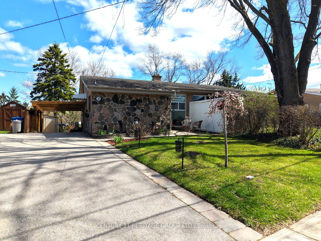 35 Jasper Drive, Aurora, ON, L4G 3B6